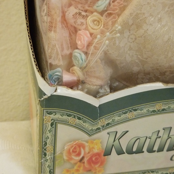 Katherine Collection 16" 2002 Edition in Box - Picture 4 of 7